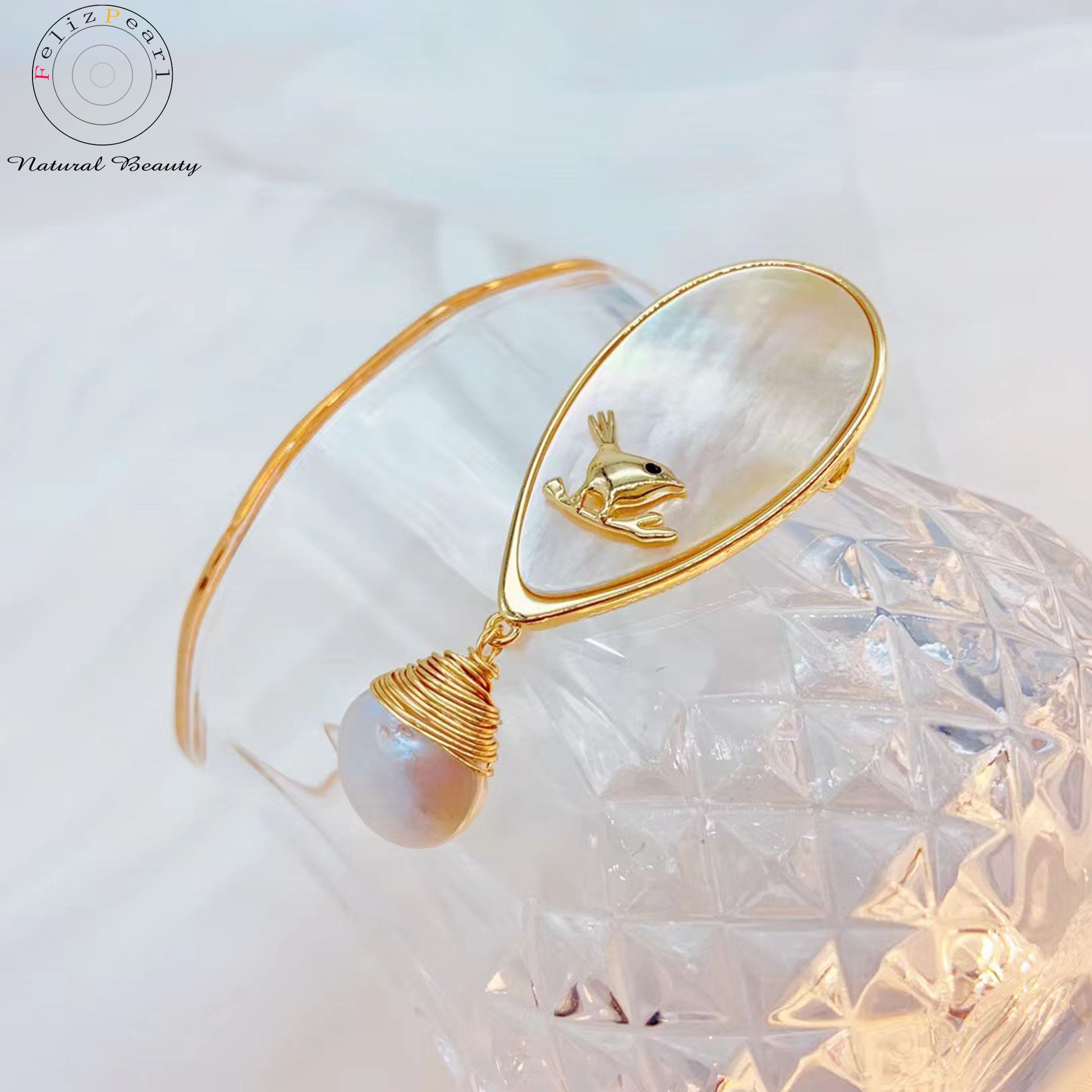 Whisper. Gold Plated Baroque Pearl Brooch - Feliz Pearl 