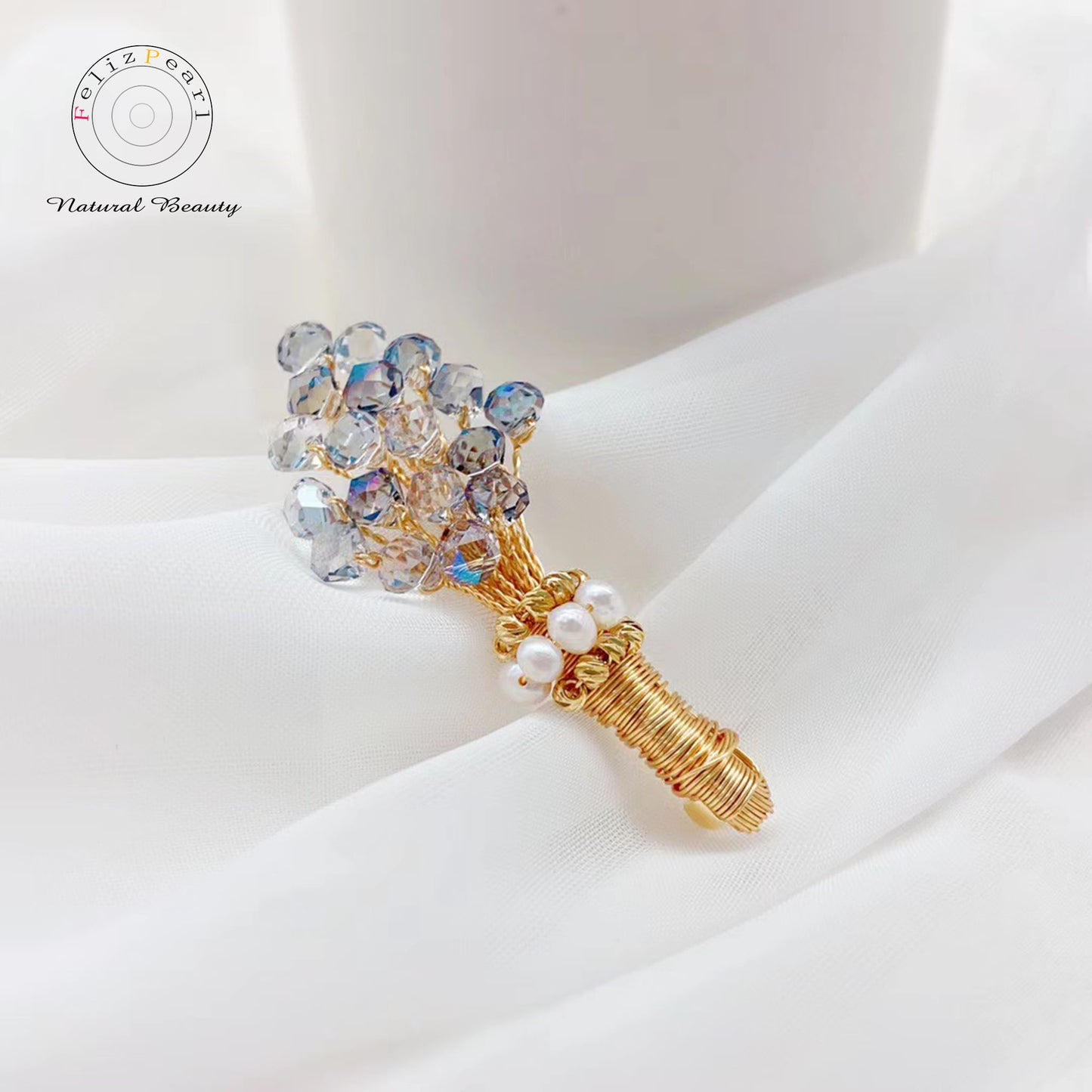 Fragrance. Cutted Crystal Bouquet Pearl Brooch - Feliz Pearl 