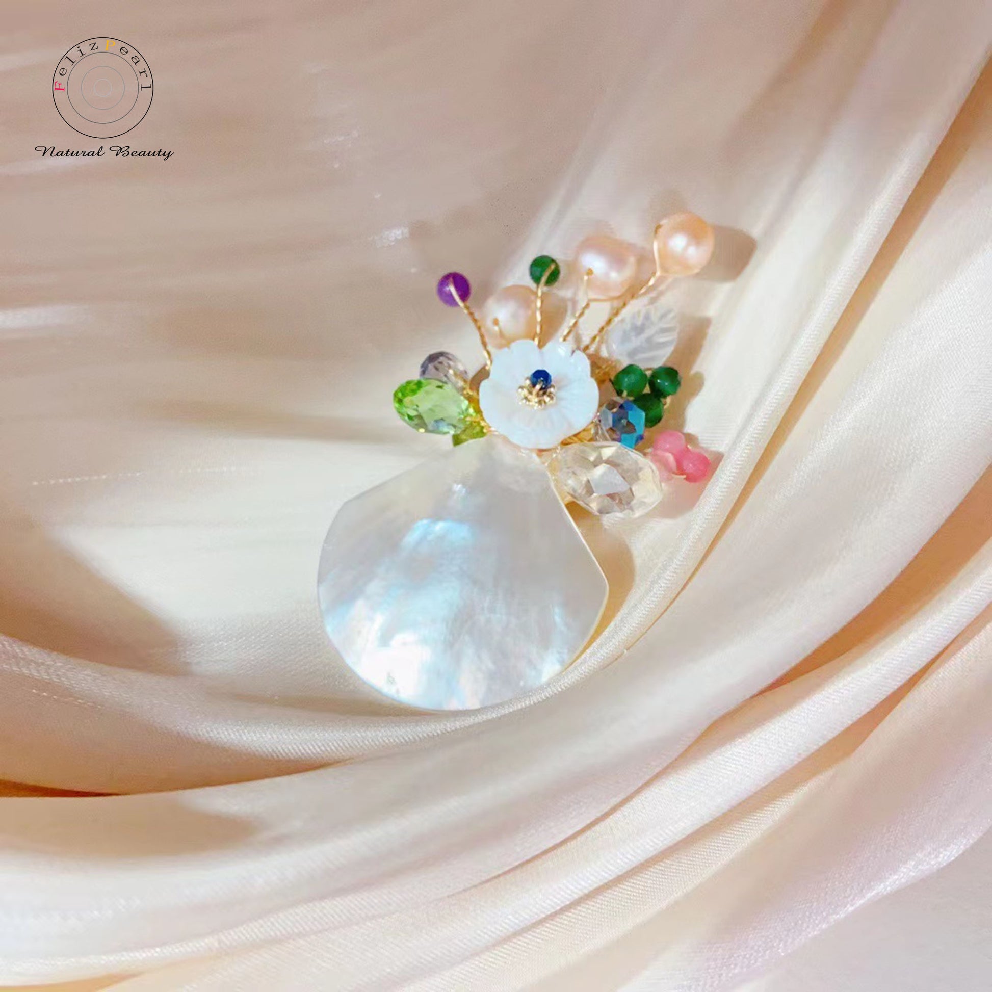 Blossom Garden. Handmade Daily Pearl Brooch - Feliz Pearl 