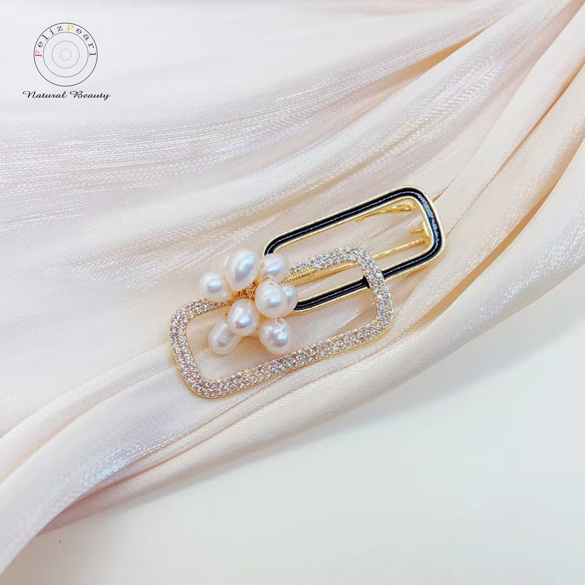 Galaxy Dream. Cubic Zirconia Paper Clip Pearl Brooch - Feliz Pearl 