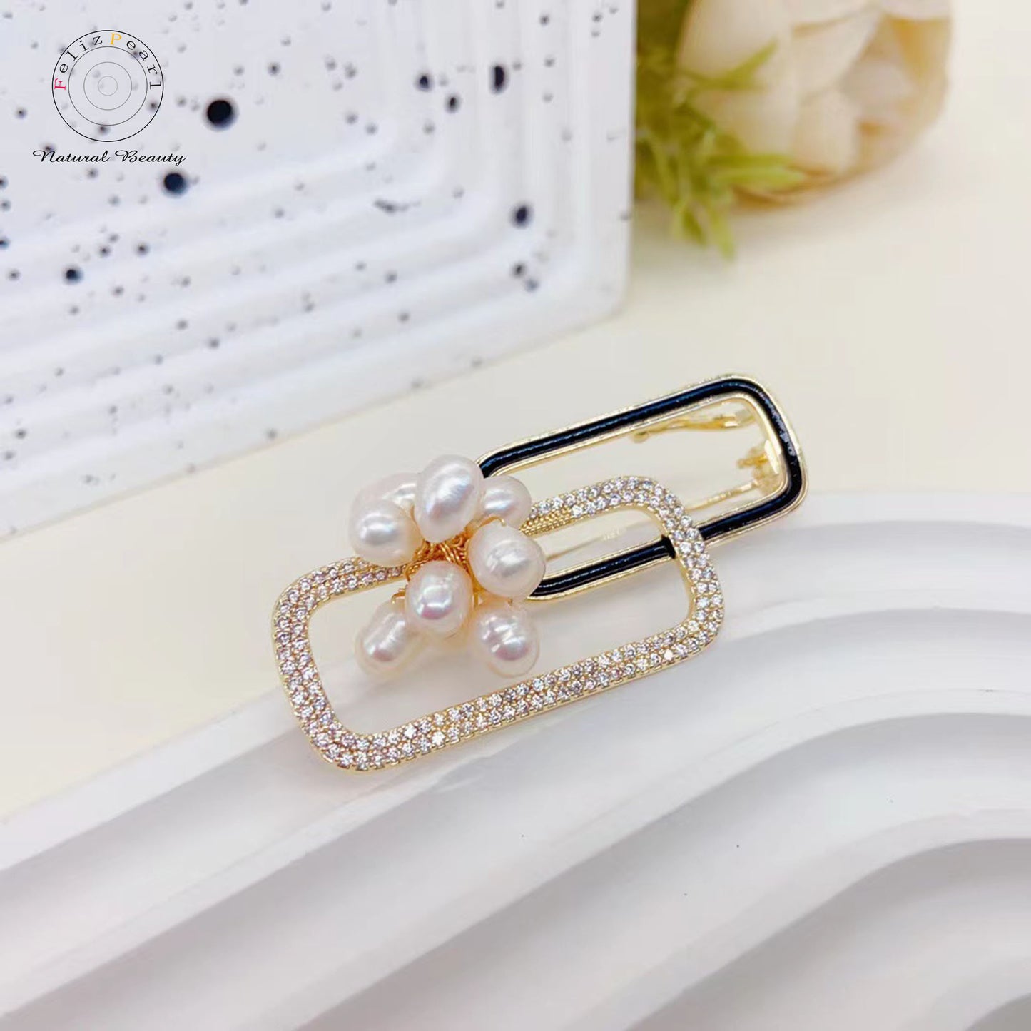 Galaxy Dream. Cubic Zirconia Paper Clip Pearl Brooch - Feliz Pearl 