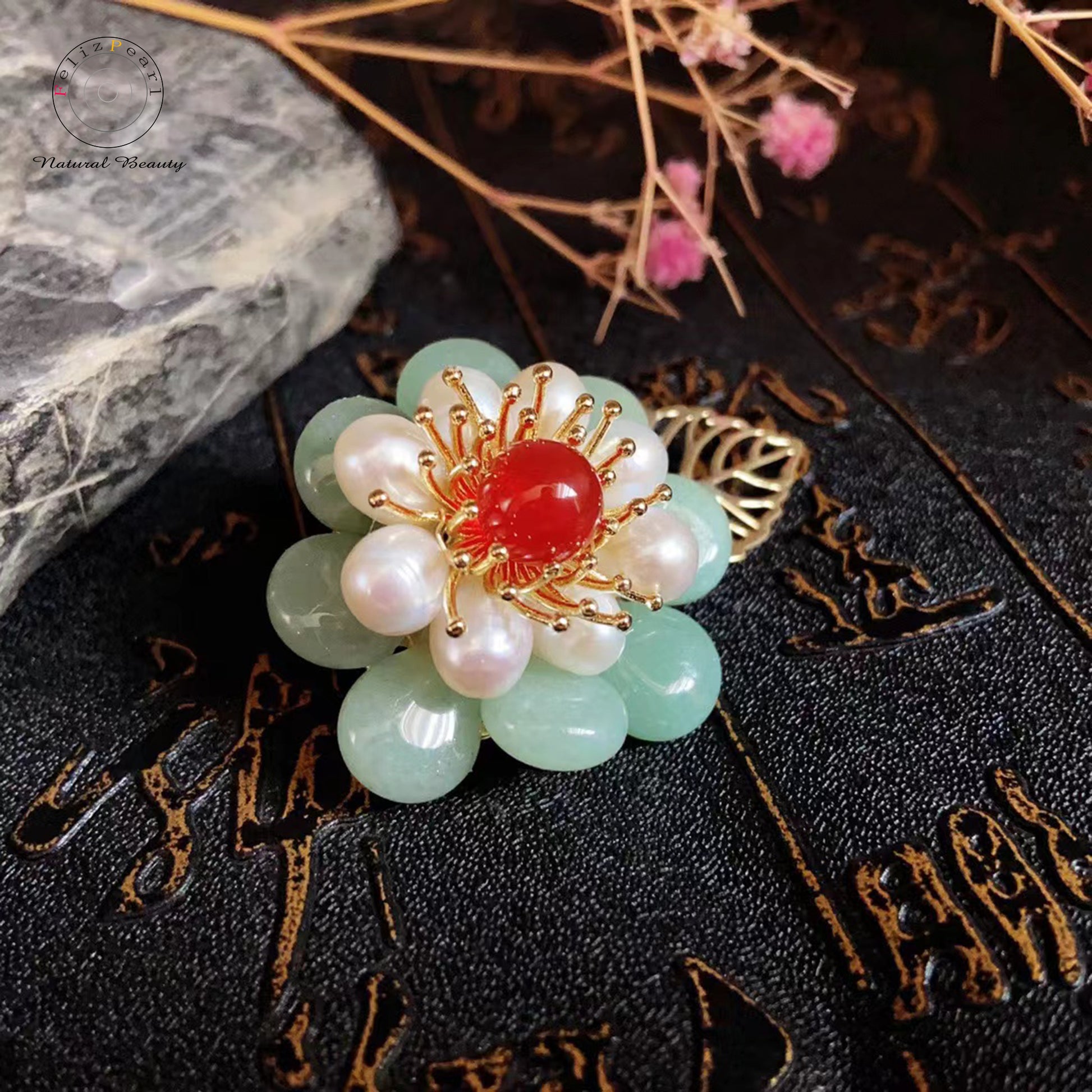 Asian Style. Green Aventurine Pearl Brooch - Feliz Pearl 