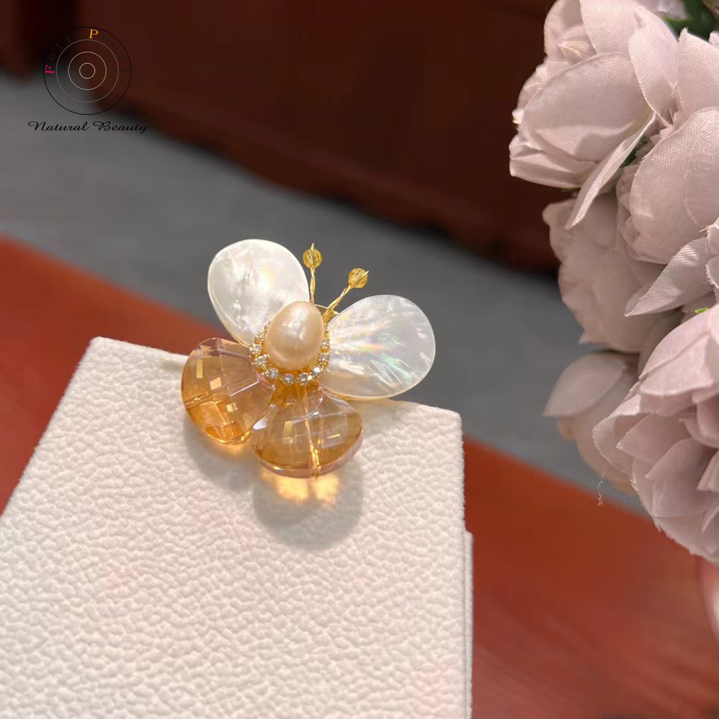 Butterfly. Shell Butterfly Pearl Brooch - Feliz Pearl 