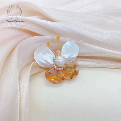 Butterfly. Shell Butterfly Pearl Brooch - Feliz Pearl 