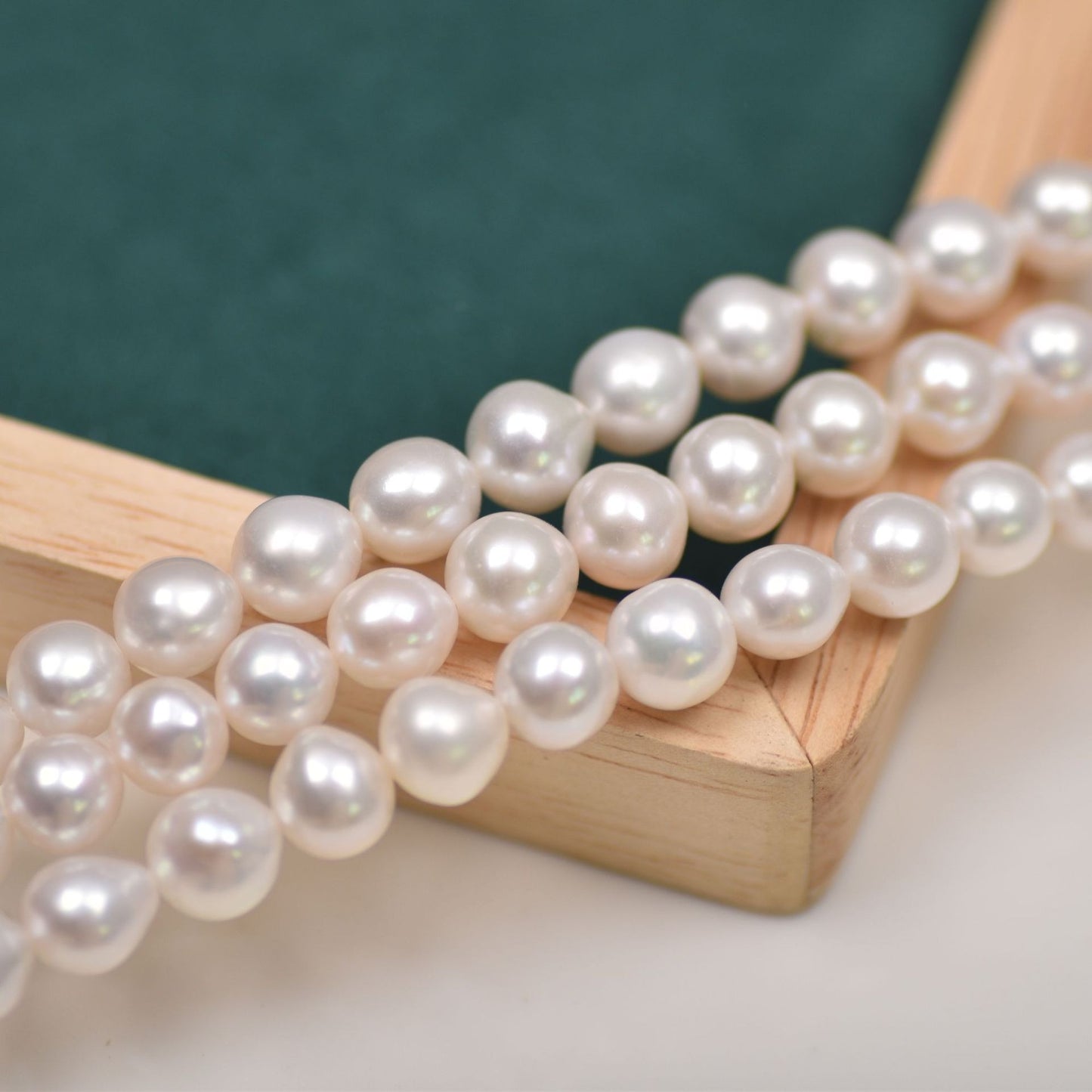 Drop freshwater baroque pearl strand