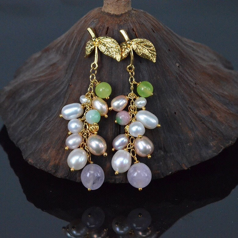 Grape design freshwater pearl dangle earring