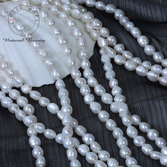 Cultured baroque pearl strand